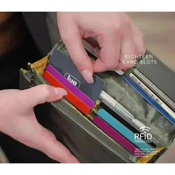 LUG Throttle RFID Wallet - Raspberry - Picture 10 of 16